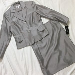 NEW Danillo 2-Piece Skirt Suit & Blazer